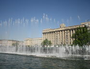 В Петербурге из-за плохой погоды отложили запуск фонтанов до 27 апреля