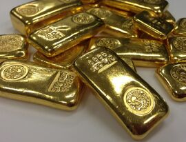 Стоимость золота достигла 2 400 долларов за тройскую унцию