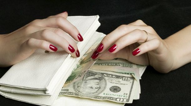 Аналитики: банки несут потери из-за невнимания к женщинам