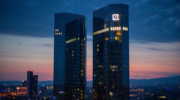 Обвинения в отмывании средств европейскими банками не мешают рублю ослабляться