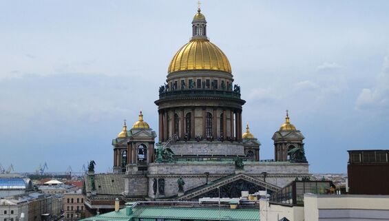 Поток зарубежных туристов в Петербурге в 2023 году вырос на 68%