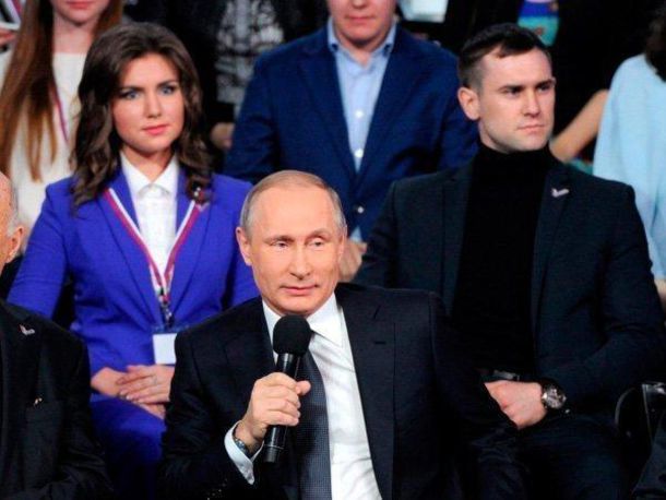 Во время Медиафорума петербургские журналисты рассказали Президенту о проблеме полигона Красный бор, а также предложили закрепить региональные кабельные телеканалы, в том числе, канал «Санкт-